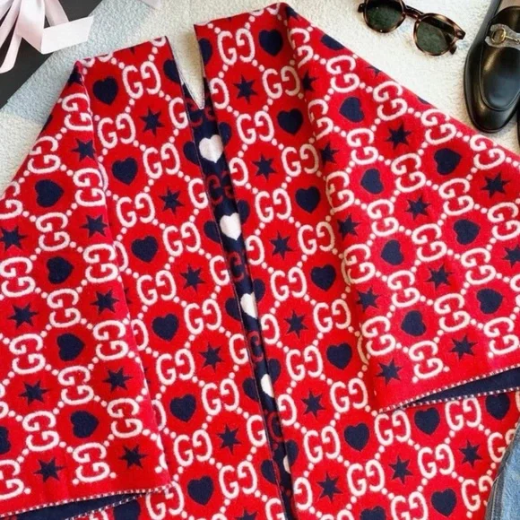 Gucci Red and Navy Cape - Picture 3 of 6